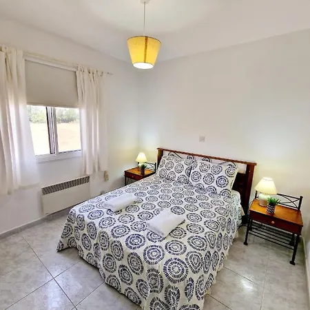아파트 Emma's Place, 2 Bedroom With Pool View