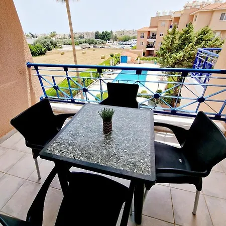 Emma's Place, 2 Bedroom With Pool View * פאפוס